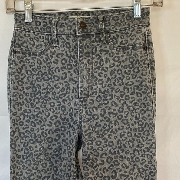 Abercrombie & Fitch High Rise Animal Print Jeans - Picture 2 of 6